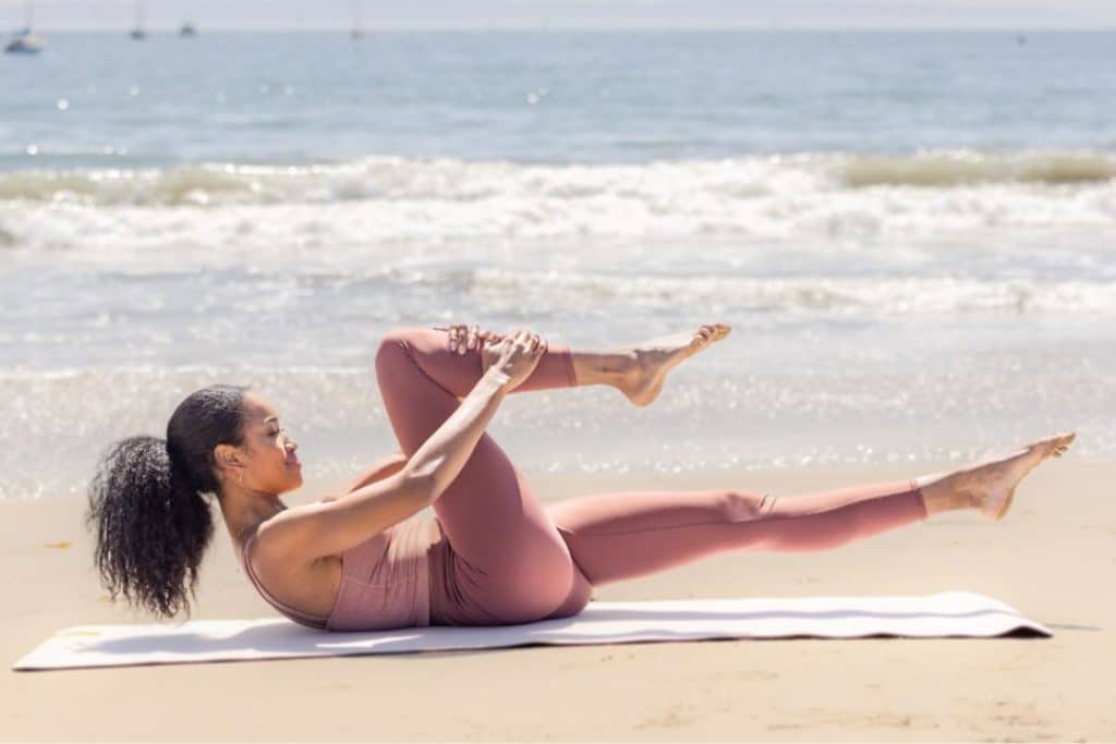 5 Benefits of Wall Sits (for Just One Minute Each Day!)